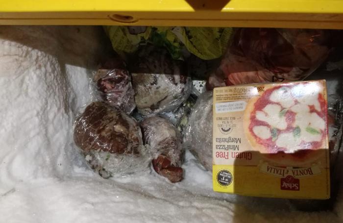Cibo scaduto, blitz di Polizia e Ats