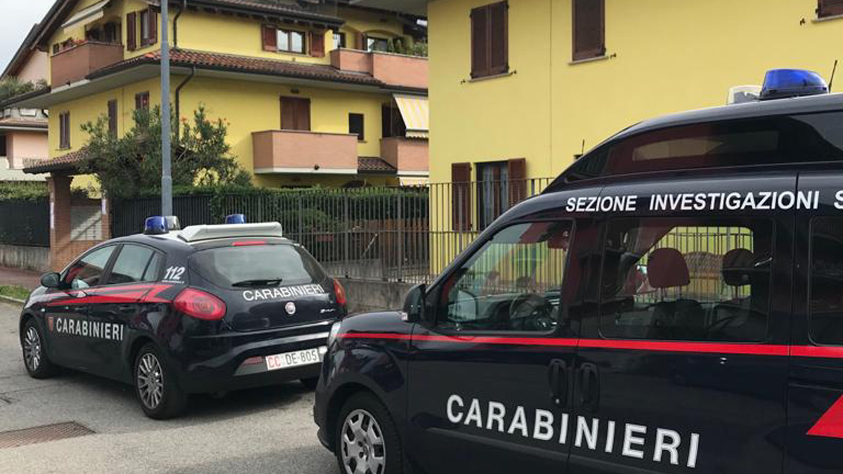 Tragedia a Pozzo d’Adda, una ragazza di 26 anni trovata morta in casa. Il compagno confessa: “L’ho uccisa, avevamo litigato” FOTO