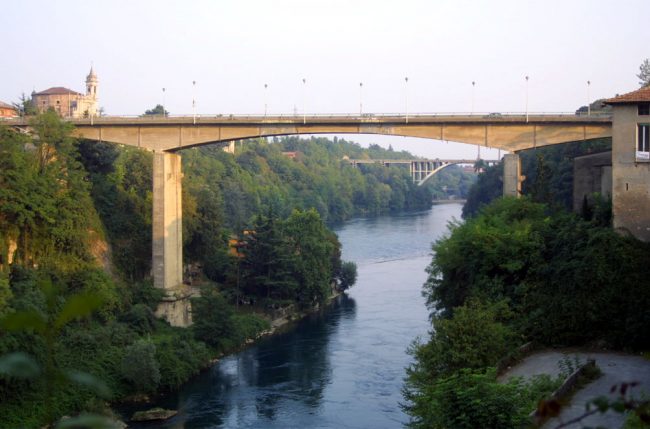 Il corpo di una donna ritrovato nell’Adda. Si sarebbe gettata dal ponte