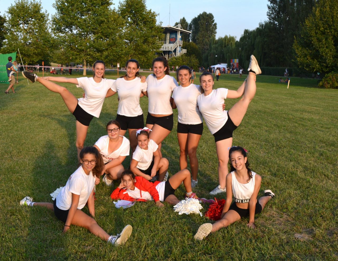 Festa dello sport a Cernusco sul Naviglio stand associazioni al parco dei Germani