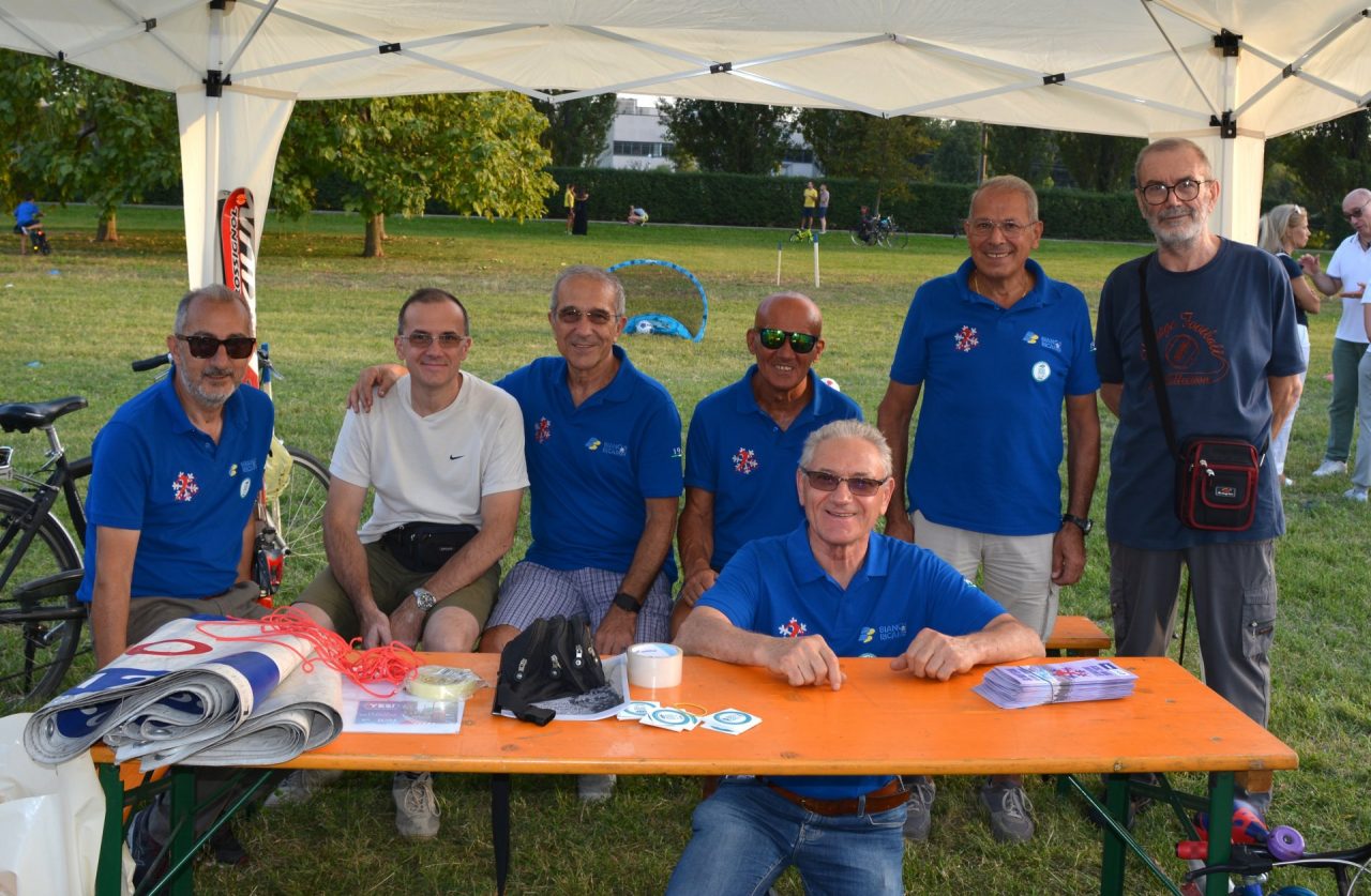 Festa dello sport a Cernusco sul Naviglio stand associazioni al parco dei Germani