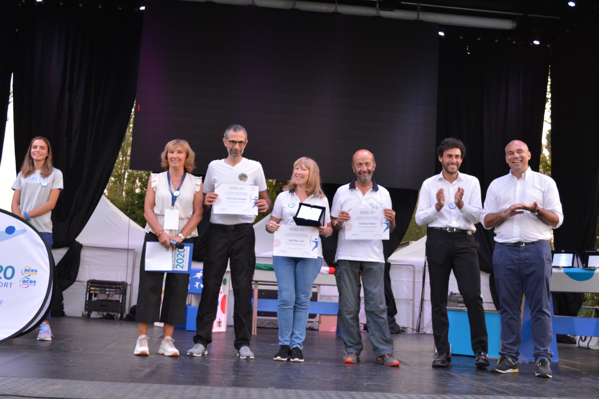 Festa dello sport a Cernusco sul Naviglio stand associazioni al parco dei Germani premiati i migliori atleti