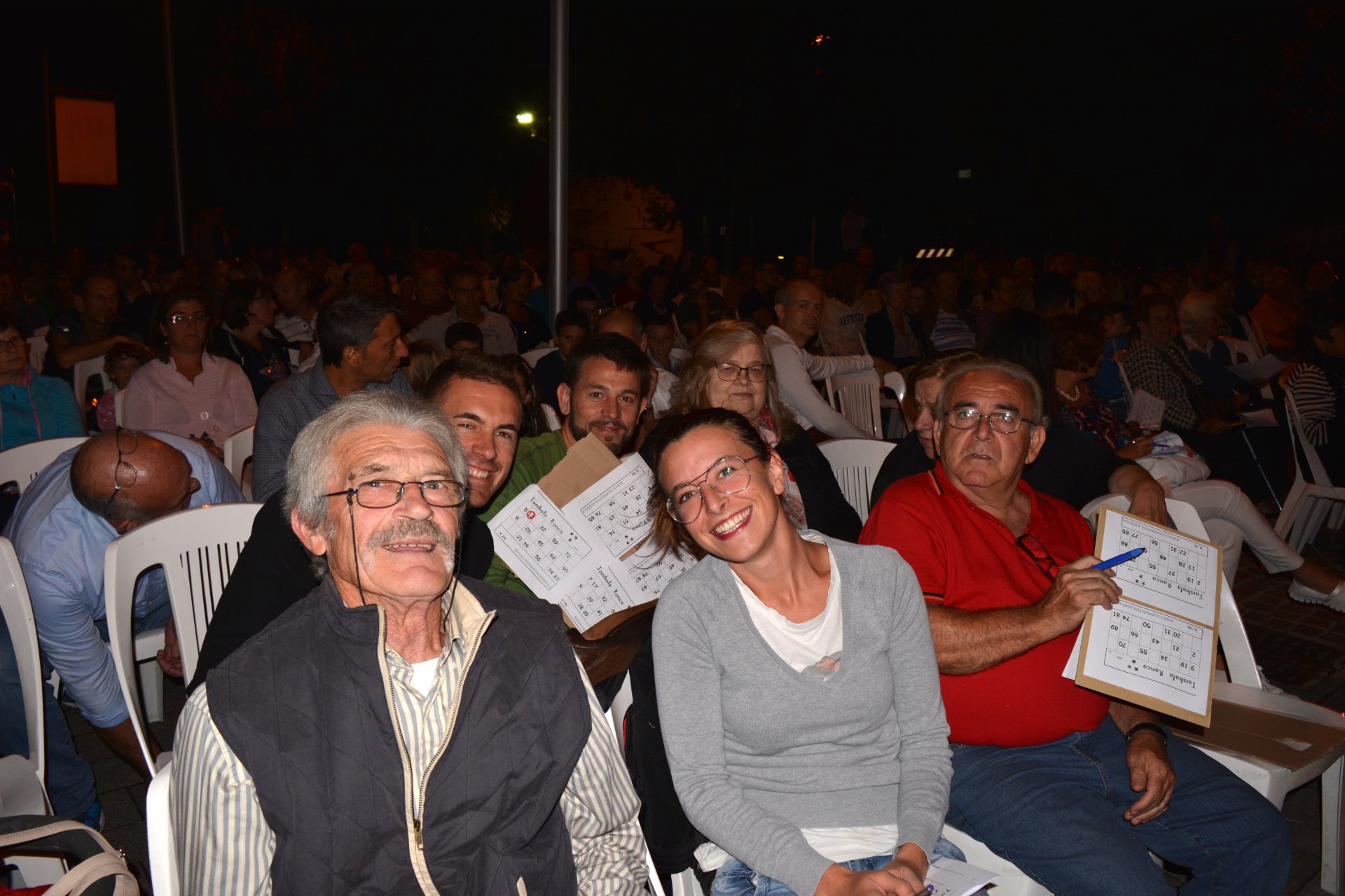 Festa di Ronco patronale gente in piazza per la tombolata