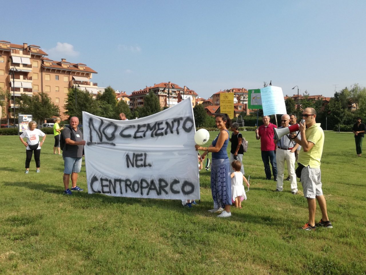 Centroparco di Segrate, doppia manifestazione FOTO