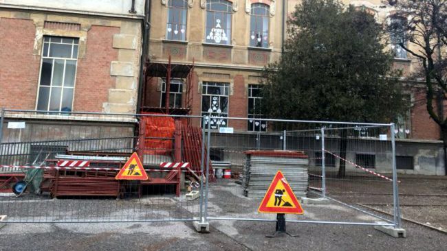 Crolli dal soffitto: nella Bergamasca intero Comune ora è senza scuola
