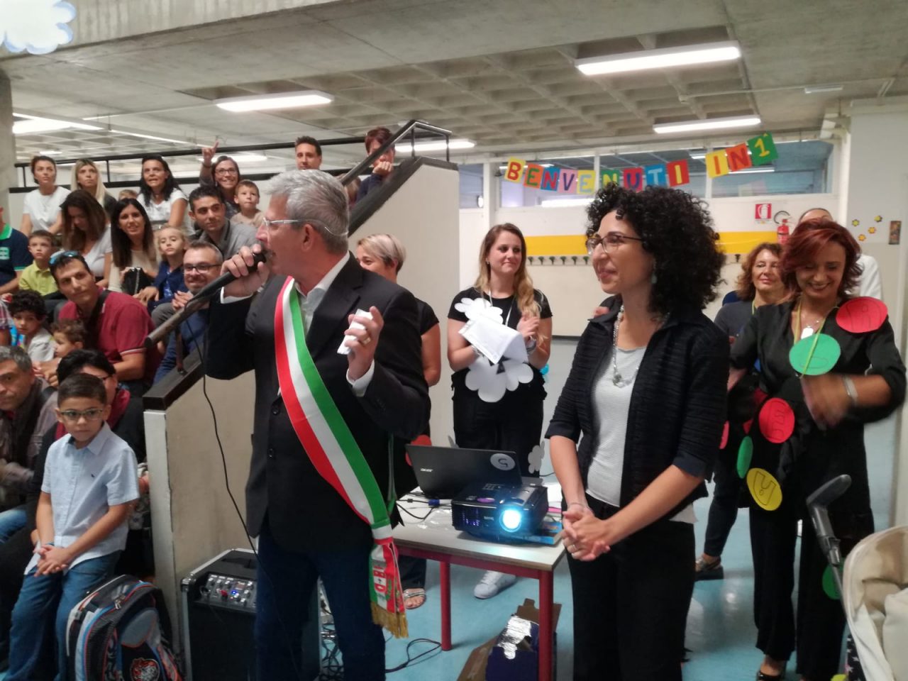 “Habemus dirigentem”, primo giorno di scuola a Bussero con la nuova preside