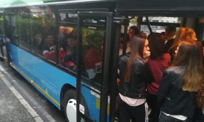 Abusivi senza abbonamento rubano i posti sullo Scuolabus a Inzago