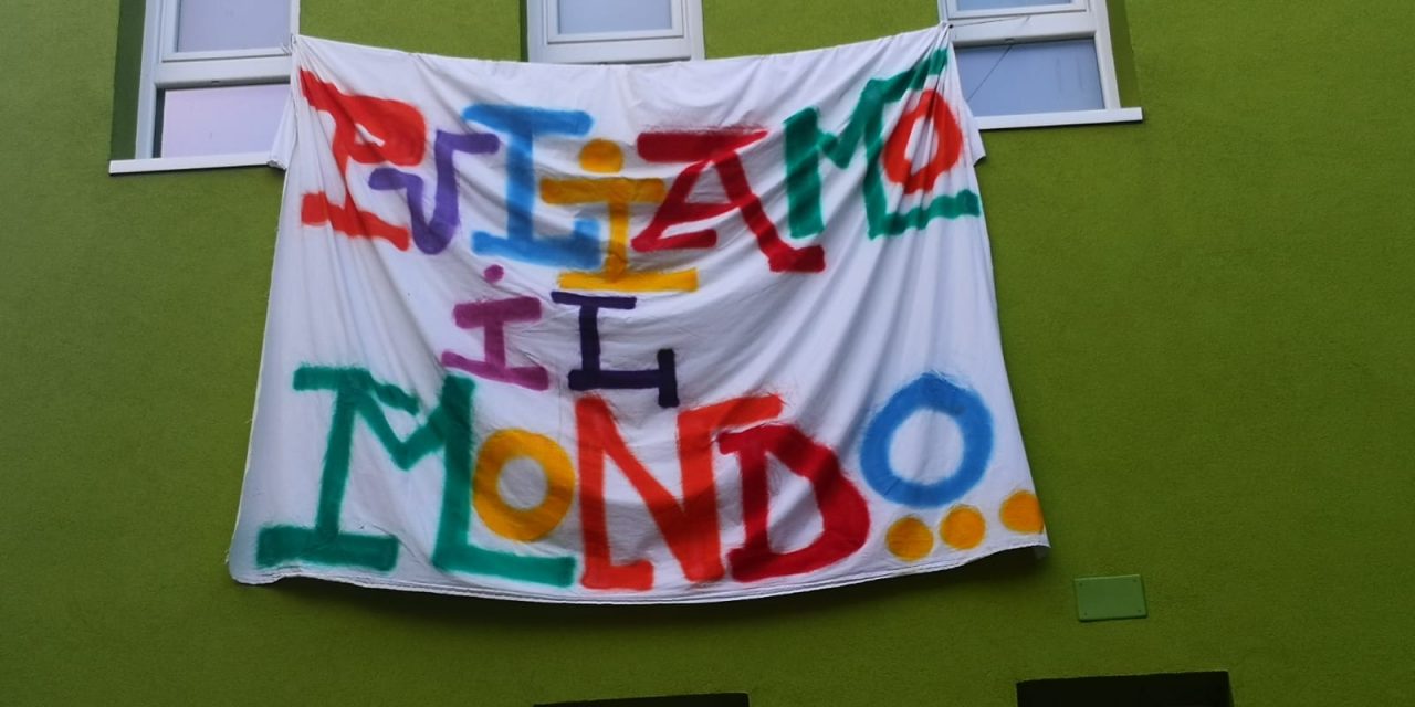 Studenti spazzini trovano refurtiva e chiamano i carabinieri FOTO
