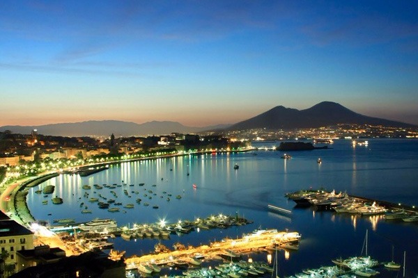 Viaggio a Napoli dalla Magna Grecia ai Borboni
