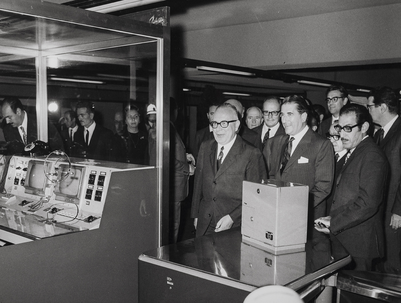 3273 4 ottobre 1969_ Il presidente del Consiglio Mariano Rumor a Cascina Gobba per l'inaugurazione
