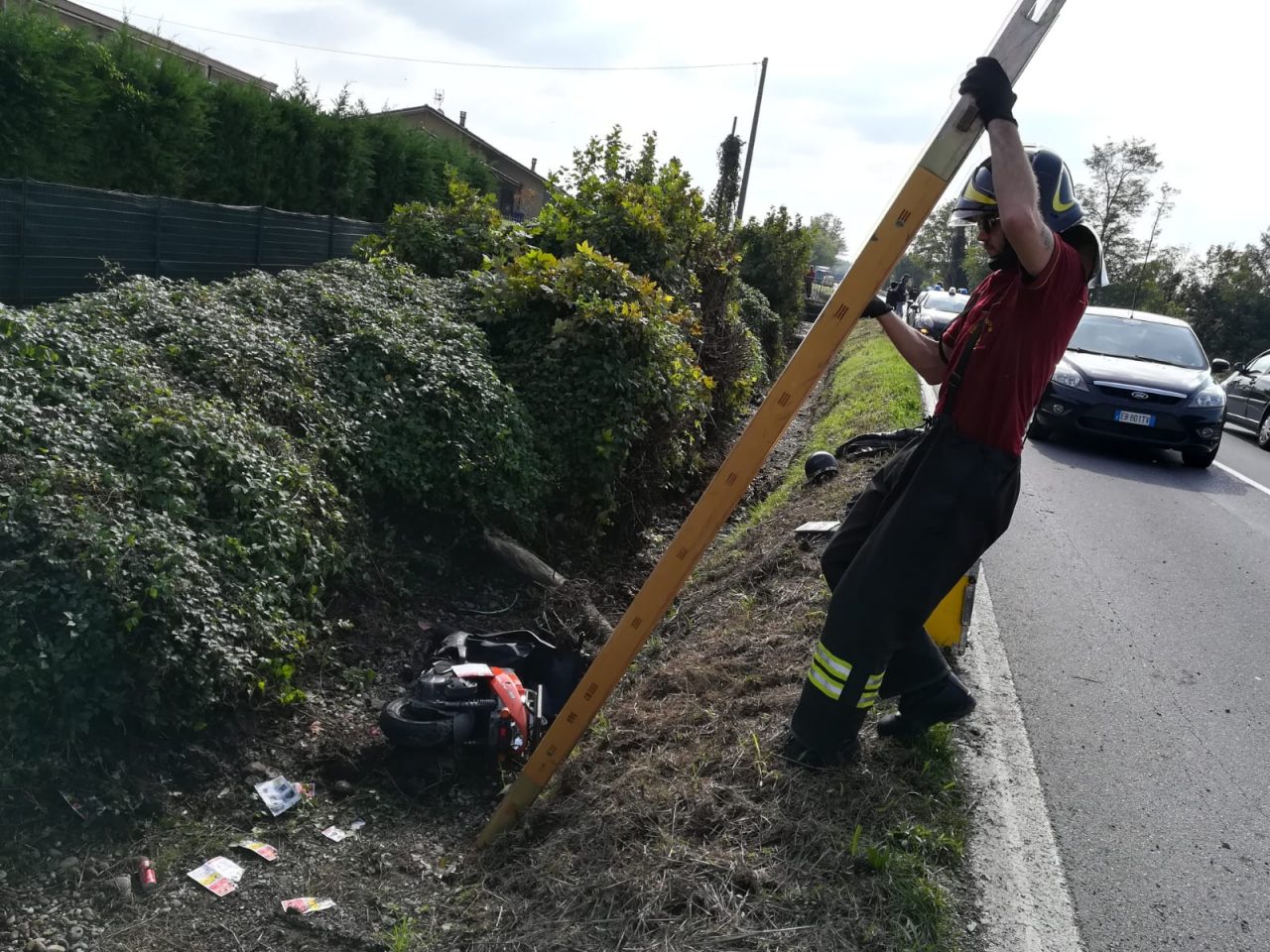 Auto contro moto a Fara, ferito un 35enne