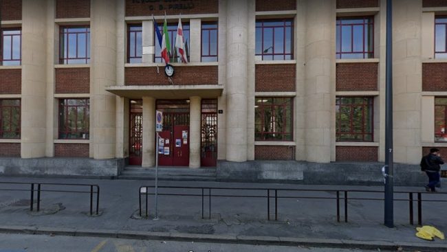 E’ morto il bambino caduto dalle scale della scuola a Milano