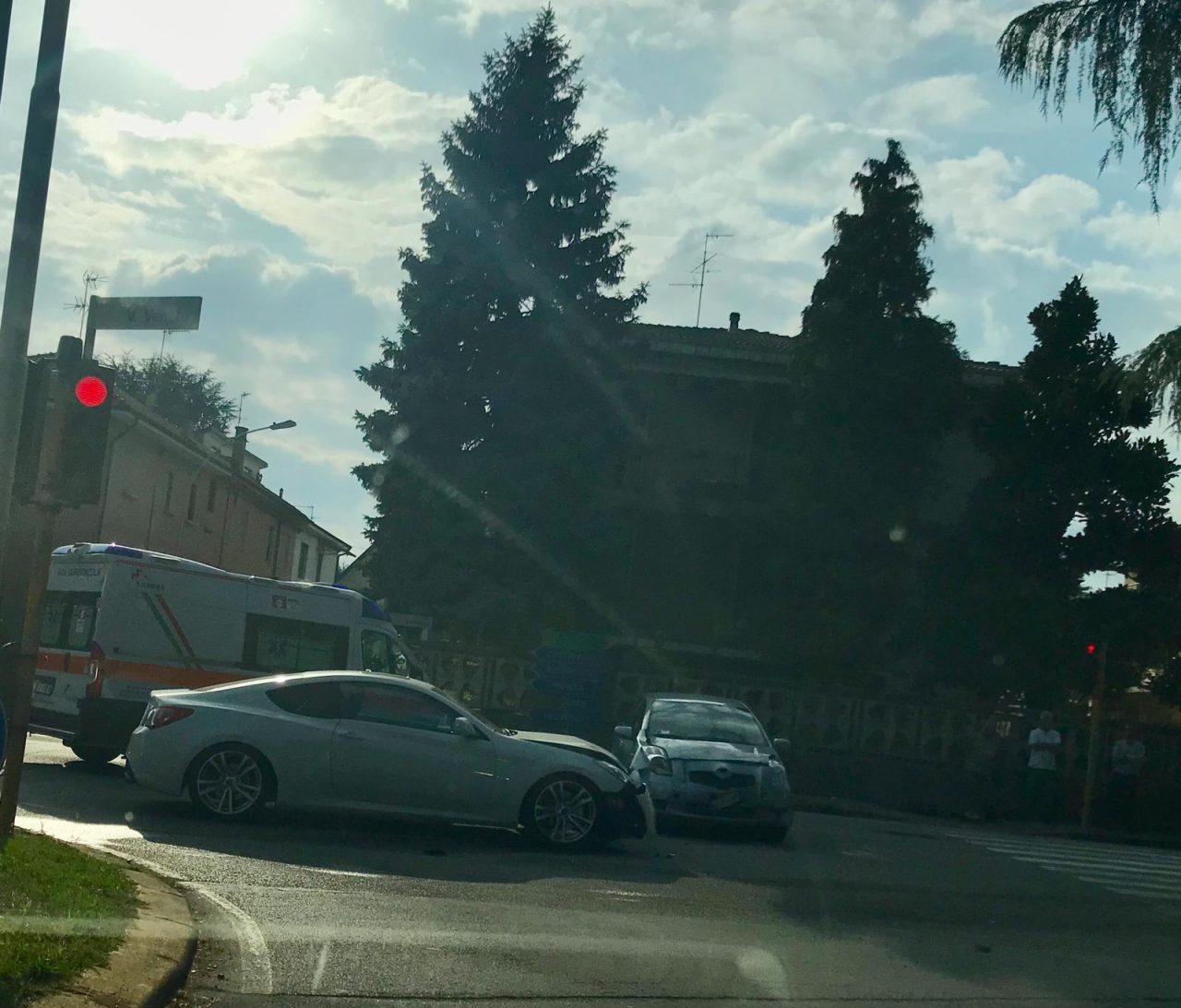 Scontro tra auto in via Prandi a Cambiago
