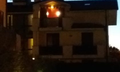 Incendio sul balcone per colpa di una sigaretta