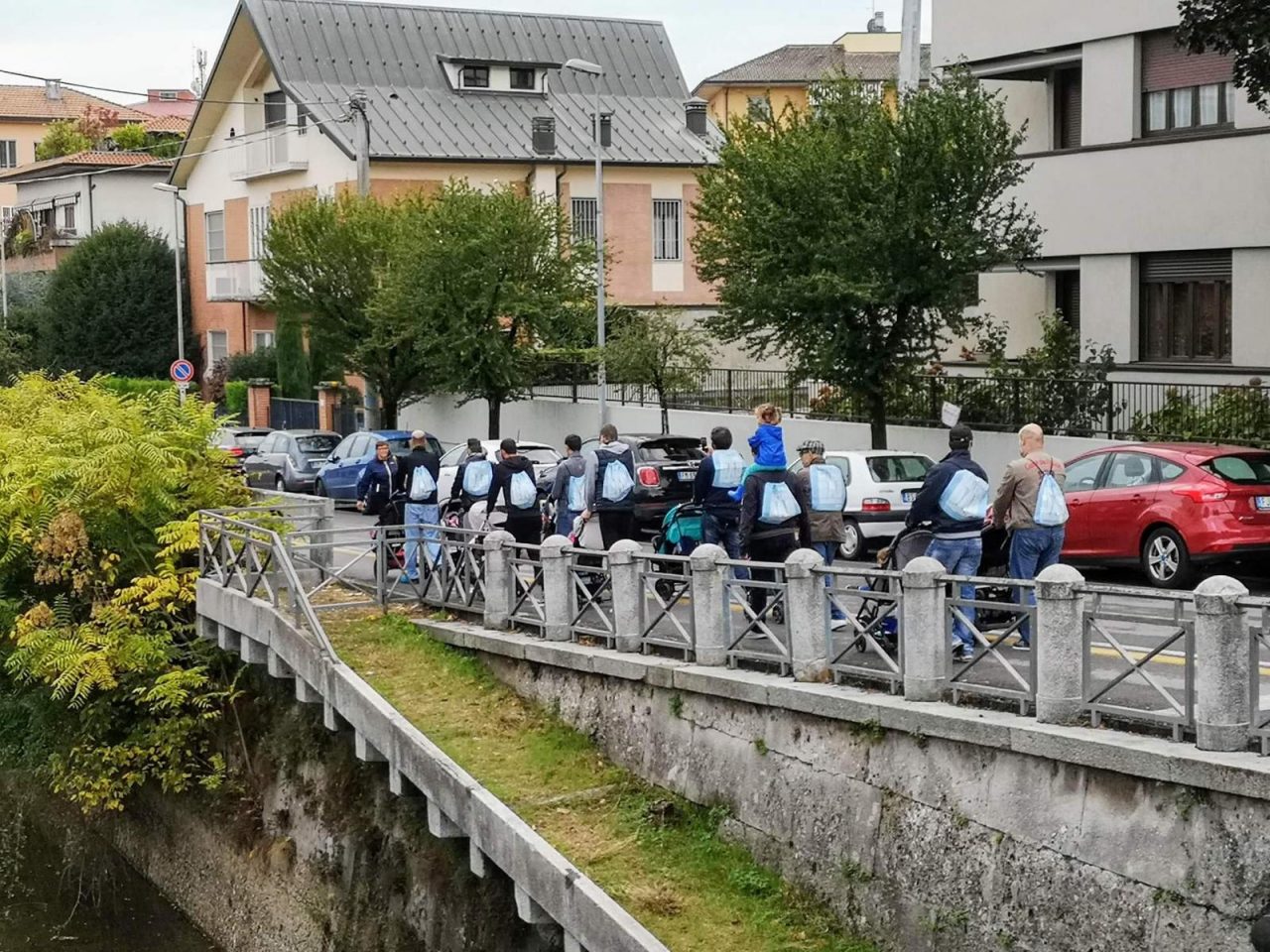 Papà e bambini a passeggio per Gorgonzola coi “Walking dad”