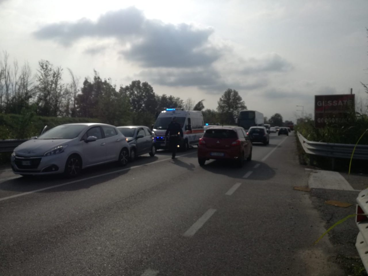 Tamponamento sulla Padana, traffico in tilt