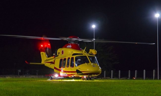Due motociclisti gravi e una bambina caduta SIRENE DI NOTTE
