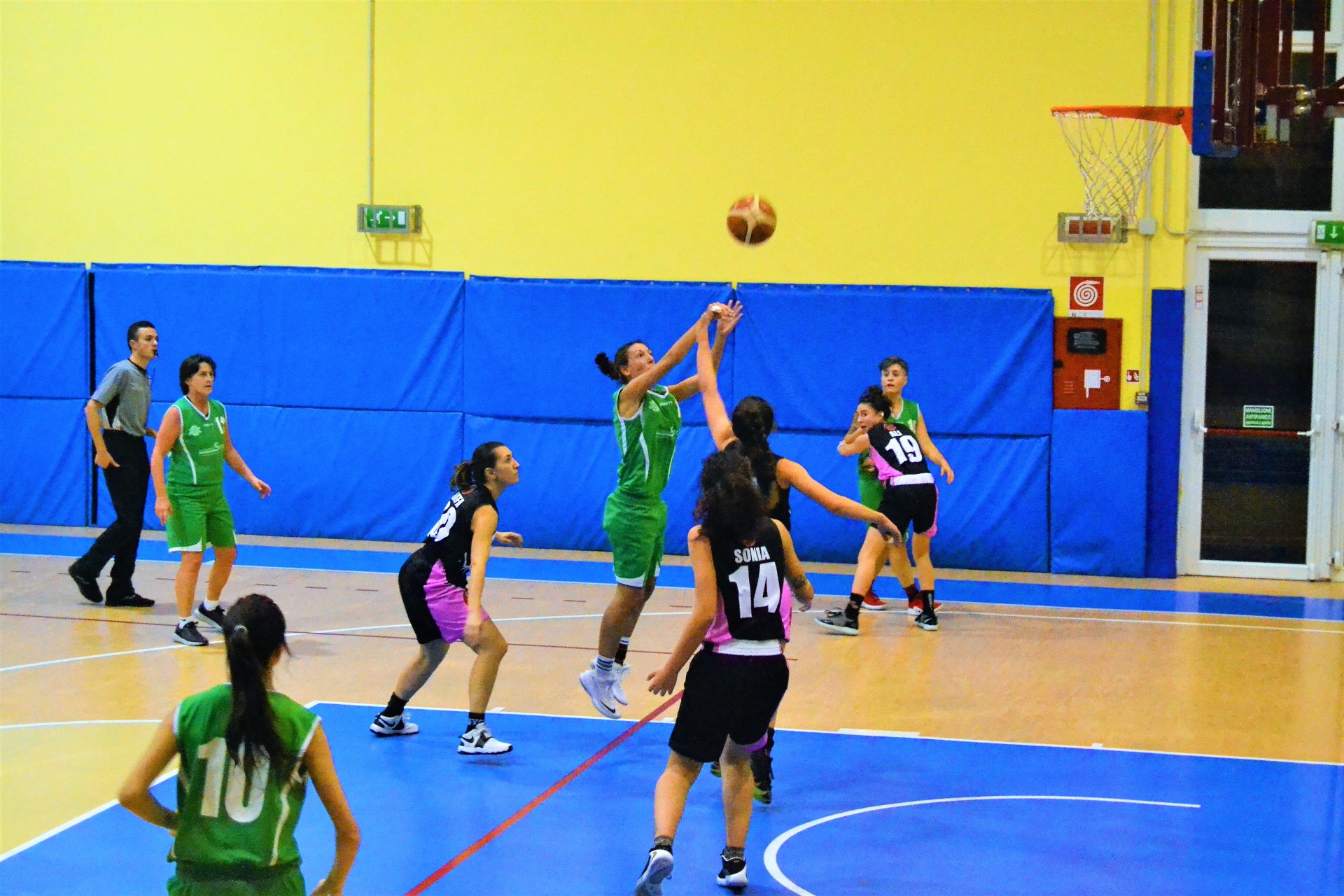 basket promozione femminile bettola foto azione pallacanestro