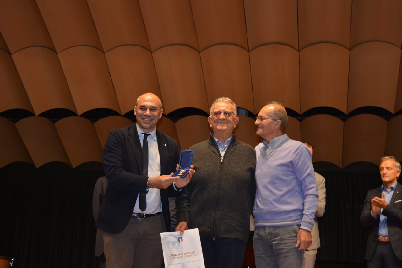 Cernusco sul Naviglio consegna benemerenze Coni Lombardia auditorium Maggioni