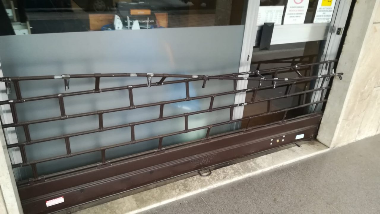 Negozio svaligiato, il titolare decide di chiudere l’attività