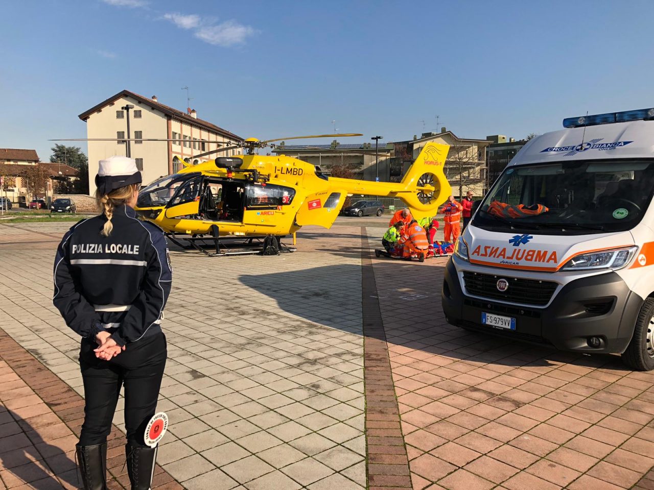 Uomo colpito al volto da un flessibile rischia di perdere un occhio