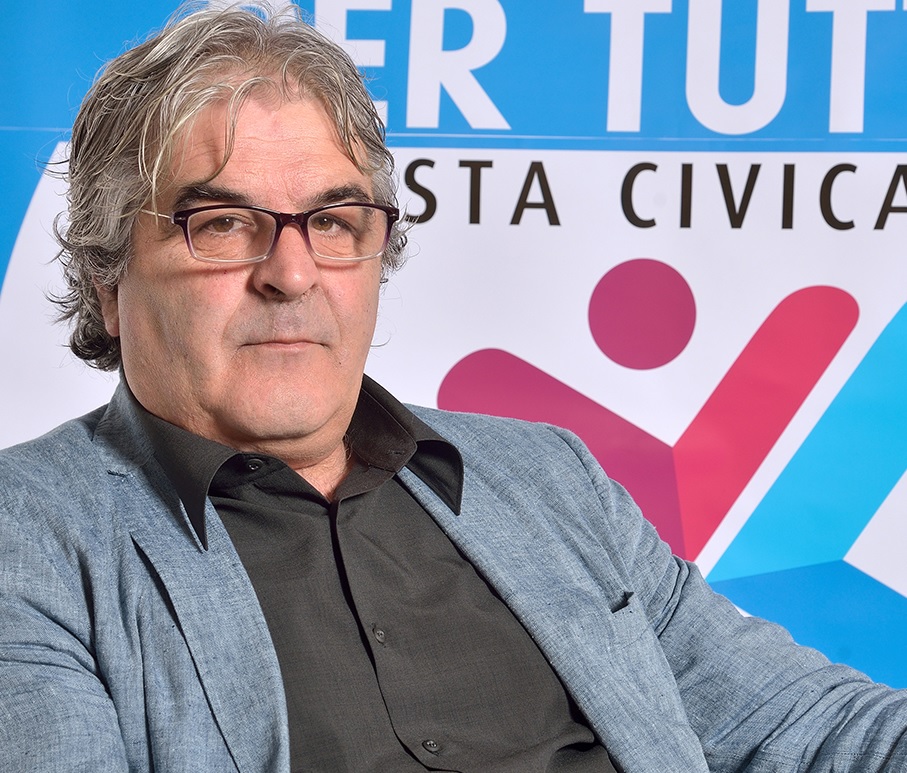Manca un chiusino, lo regala il leader dell’opposizione