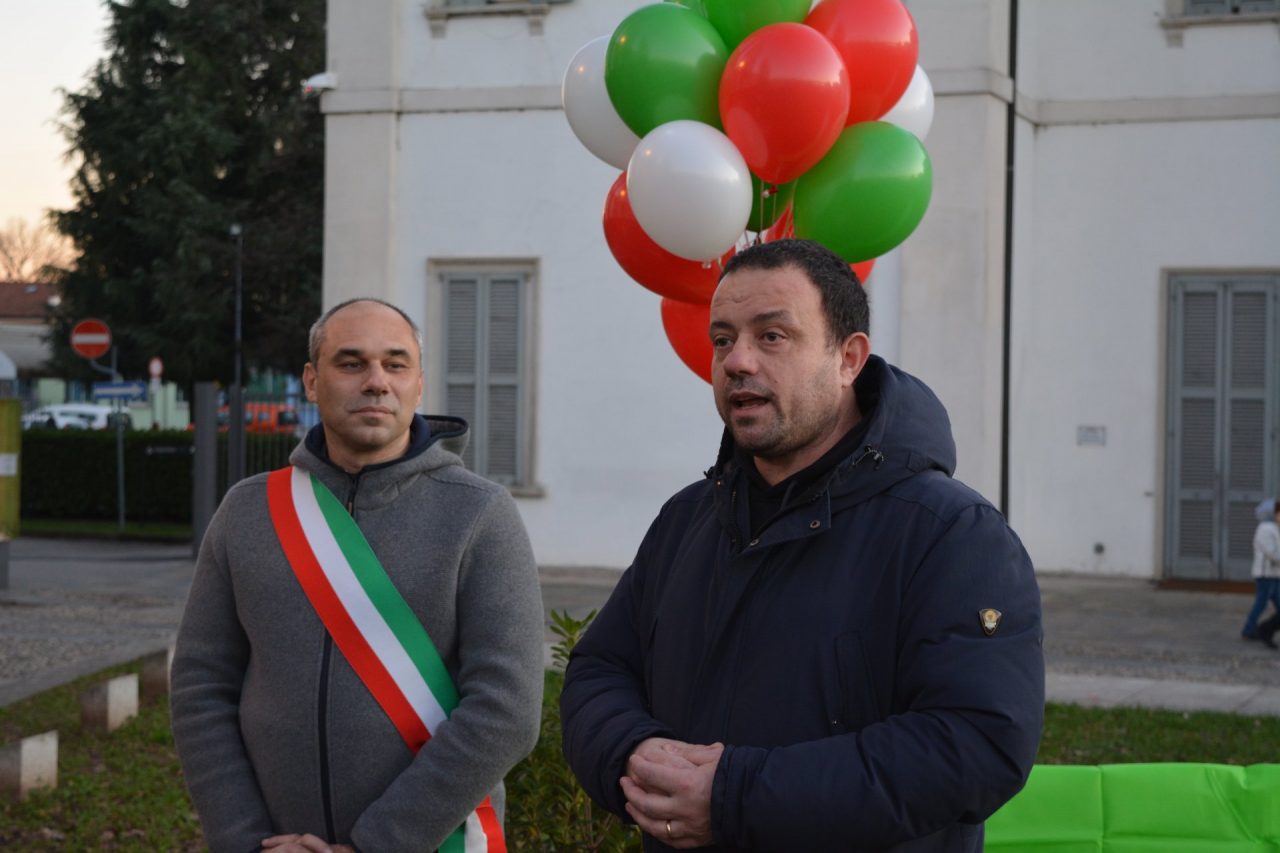 Cernusco sul Naviglio illuminata la scritta Cernusco 2020 in piazza Unità d'Italia