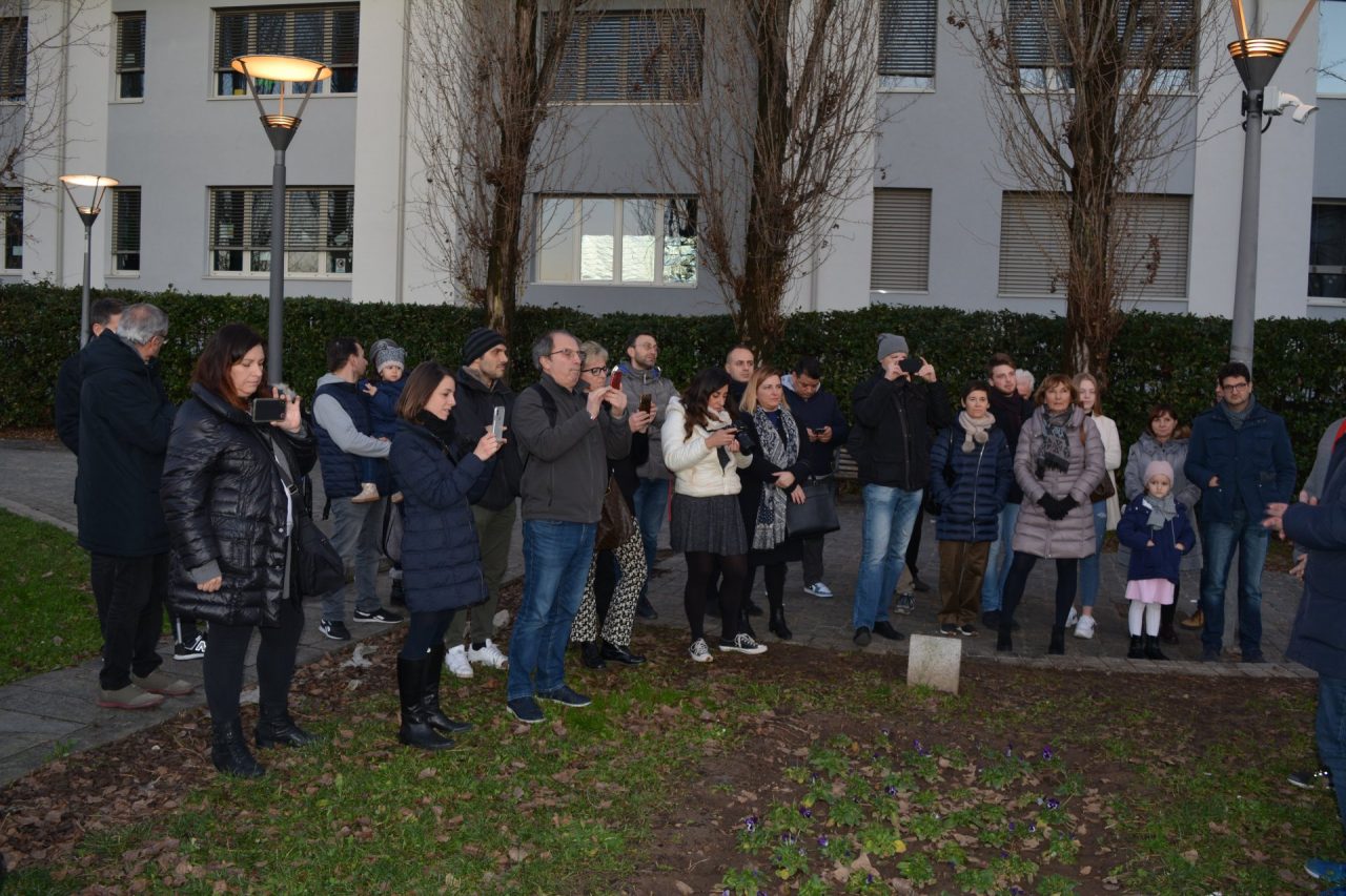 Cernusco sul Naviglio illuminata la scritta Cernusco 2020 in piazza Unità d'Italia