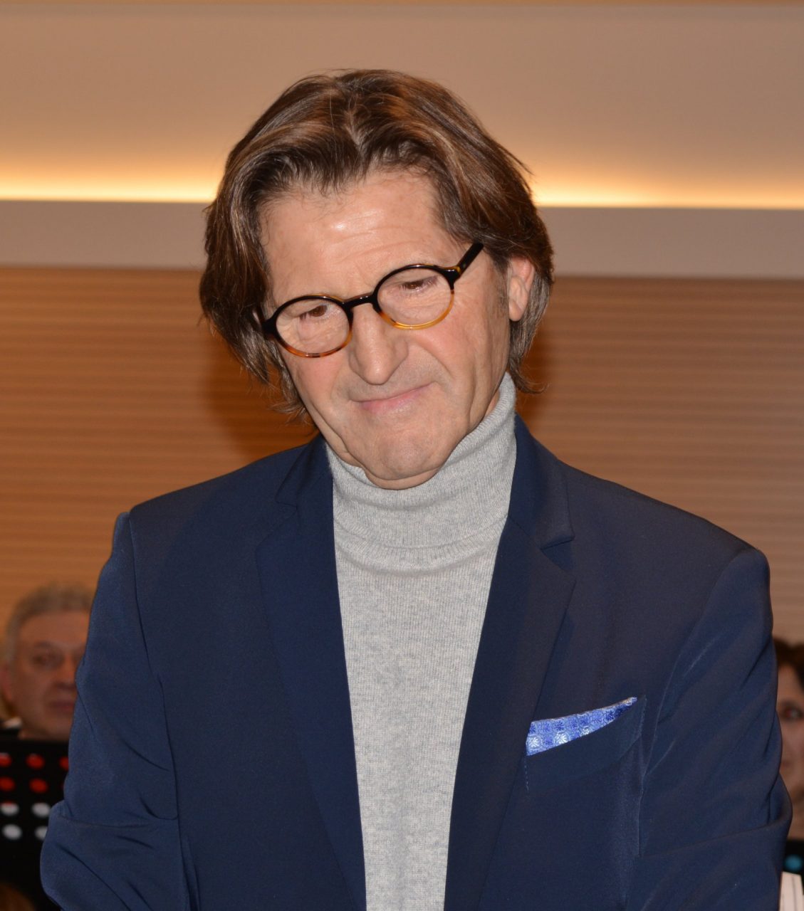 Carugate consegna benemerenze civiche da parte del sindaco Maggioni durante il concerto di Natale