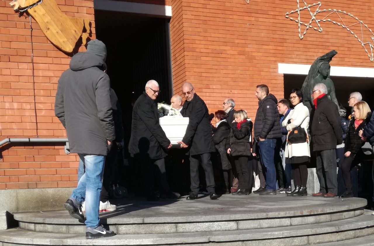 Lacrime a Cassina per l’addio al piccolo Matteo