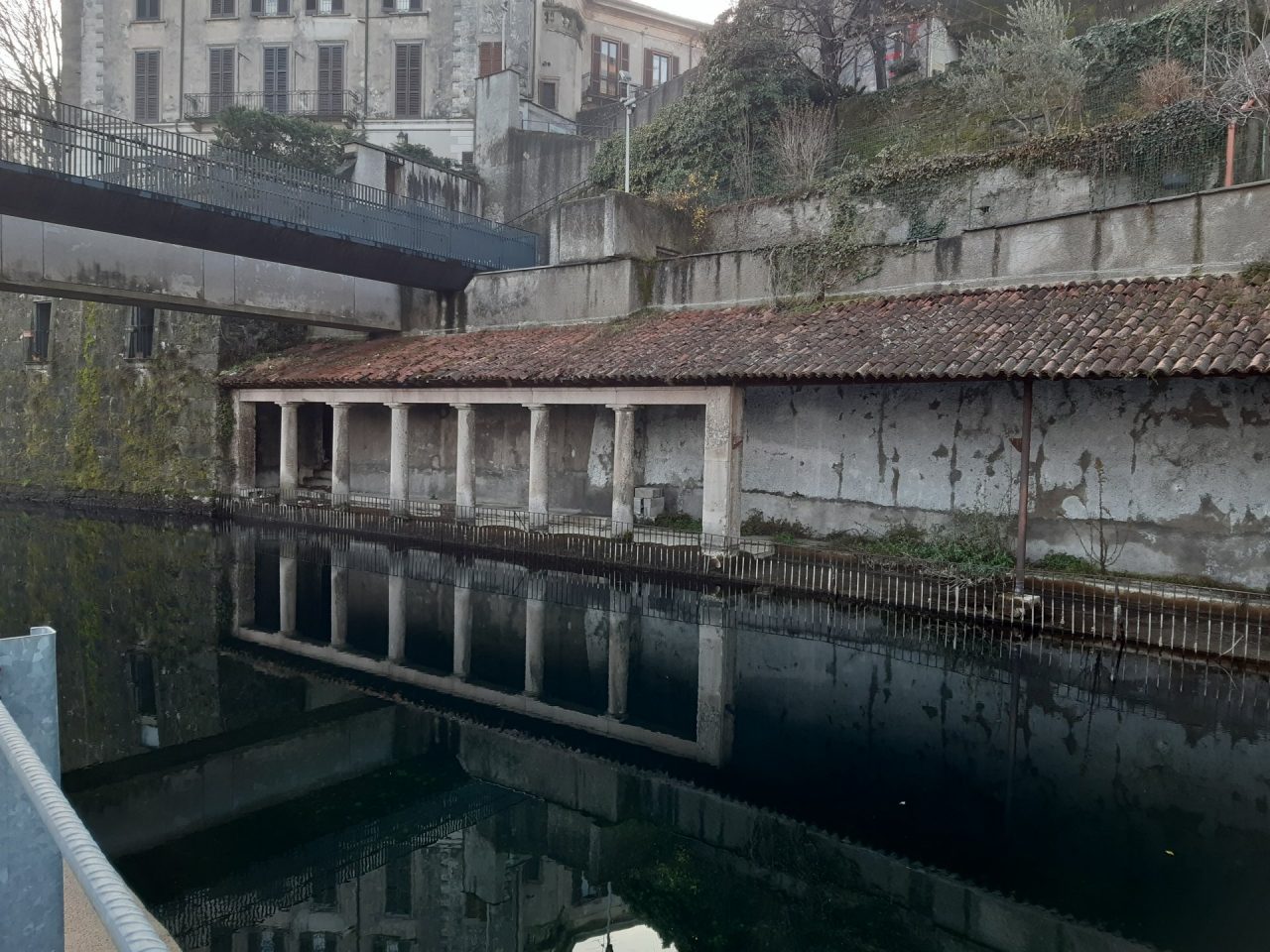 Un’asta per salvare lo storico lavatoio di Vaprio
