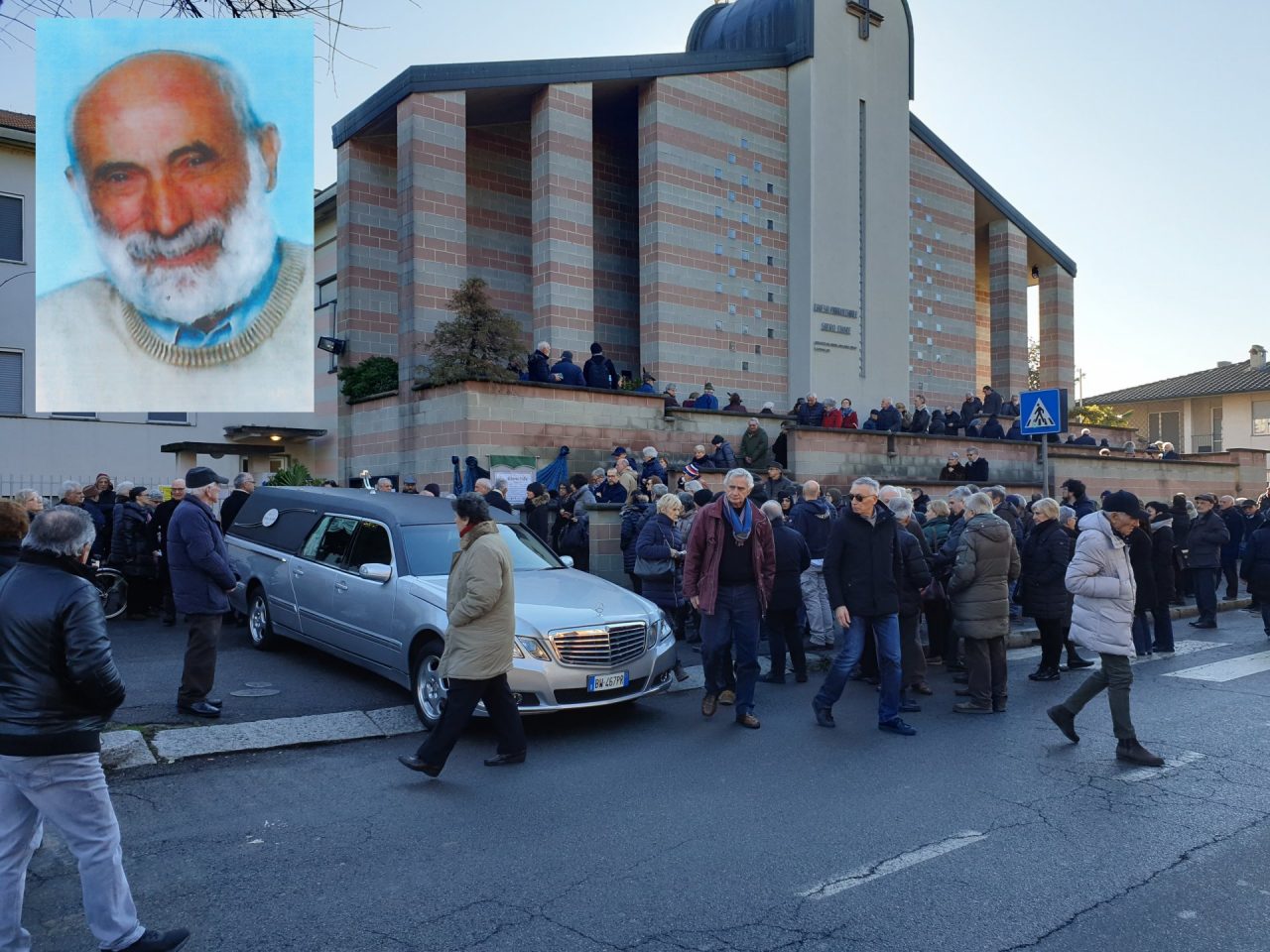 Folla per l’ultimo addio ad Alberto Villa. “Grazie da tutta la comunità”