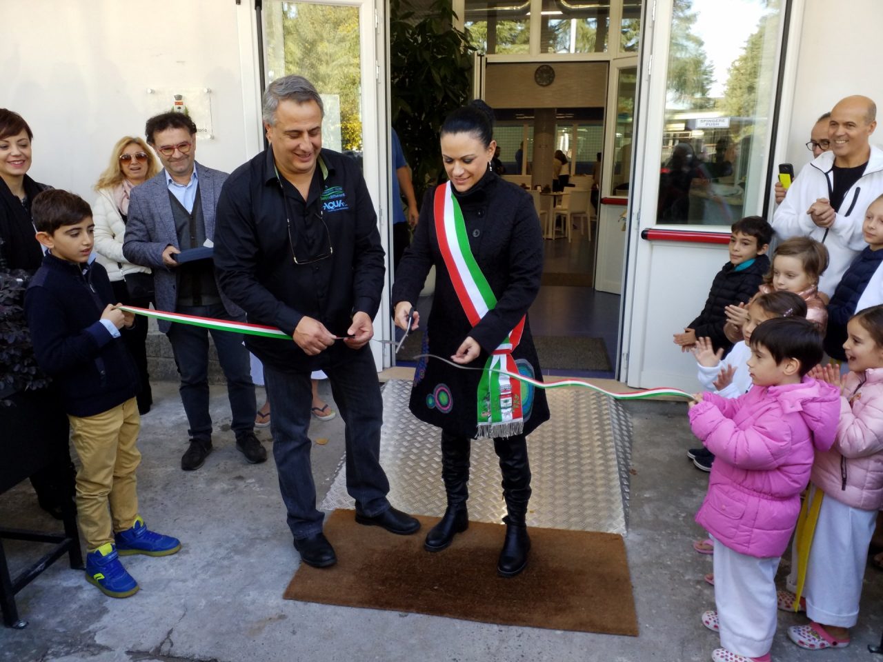 Bufera sui lavori della nuova piscina e segnalazione alla Procura