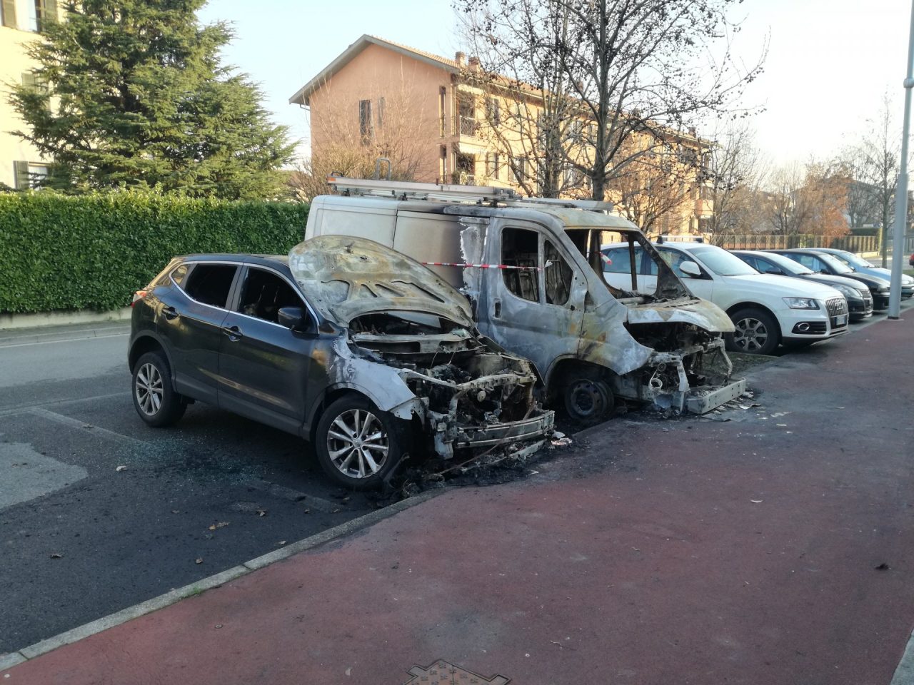 Altri veicoli bruciati a Cernusco sul Naviglio