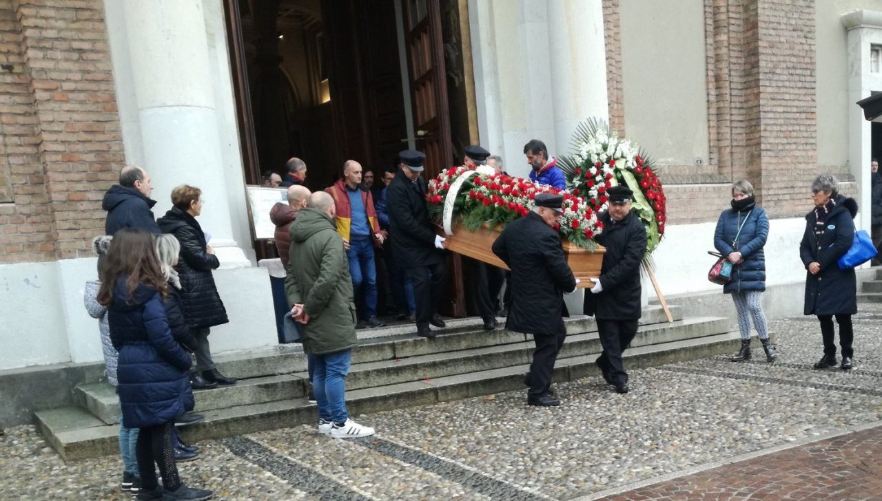 Folla a Cernusco per l’ultimo saluto a Lorenzo Castelli
