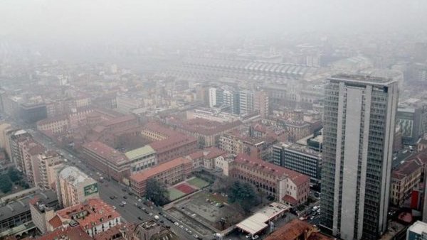 Sesto giorno oltre il limite del Pm10: scattano le misure antismog