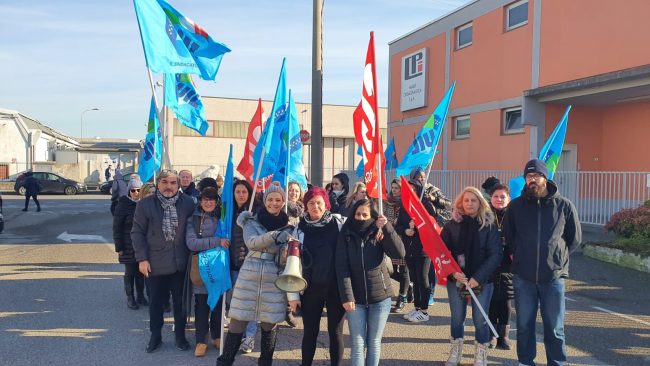 Maier-Cromoplastica rescinde il contratto con la cooperativa Afc, 80 esuberi e presidio fuori dai cancelli