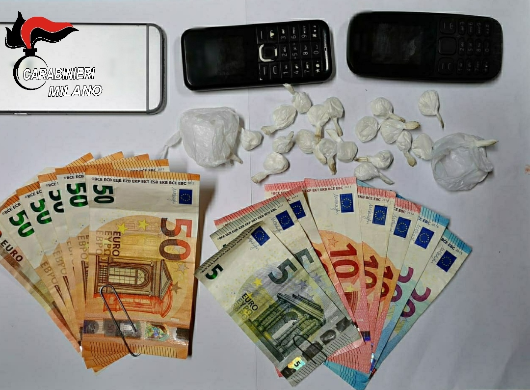 Spacciatore preso con la cocaina in auto