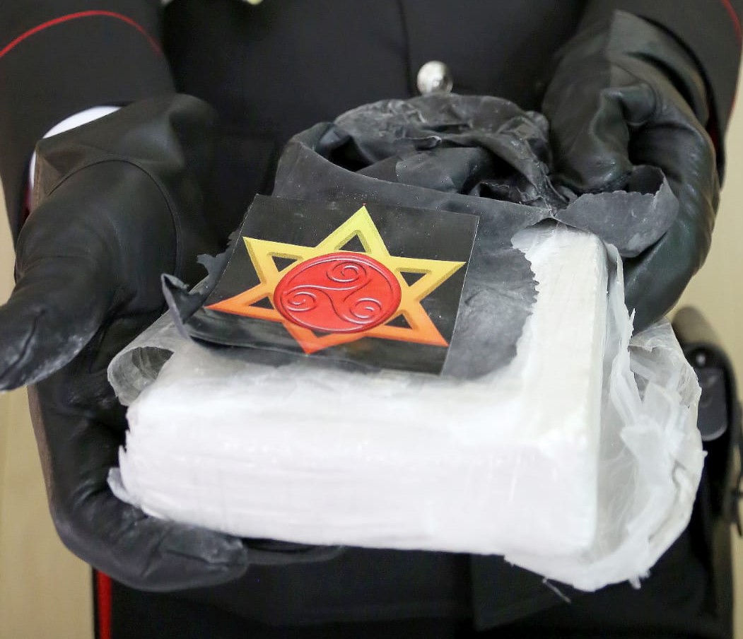 Macellaio nasconde un chilo di cocaina nei pantaloni