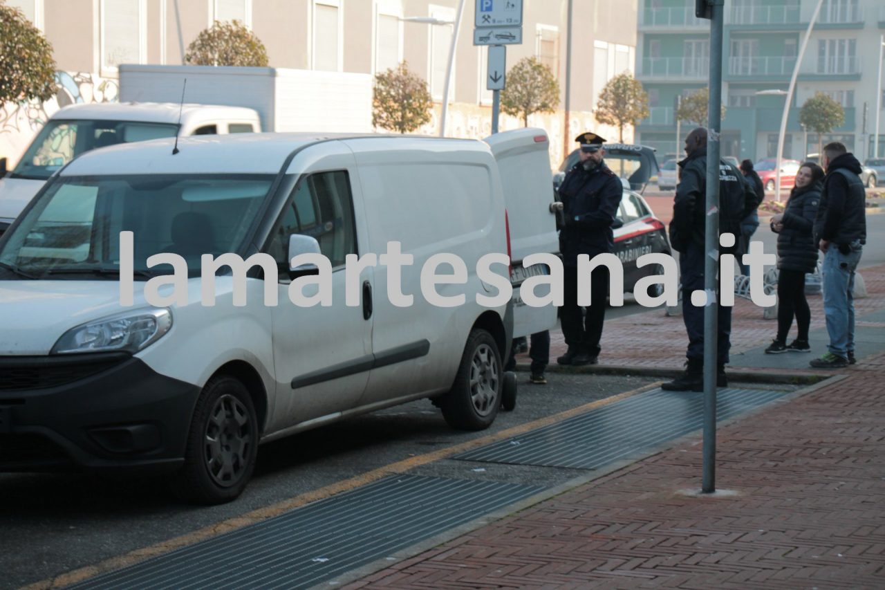 Rapina a un portavalori di fronte alla stazione ferroviaria. Erano armati di pistola