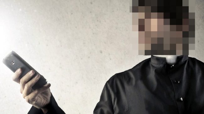 Preti ricattati da giovani estorsori, si allarga l’inchiesta
