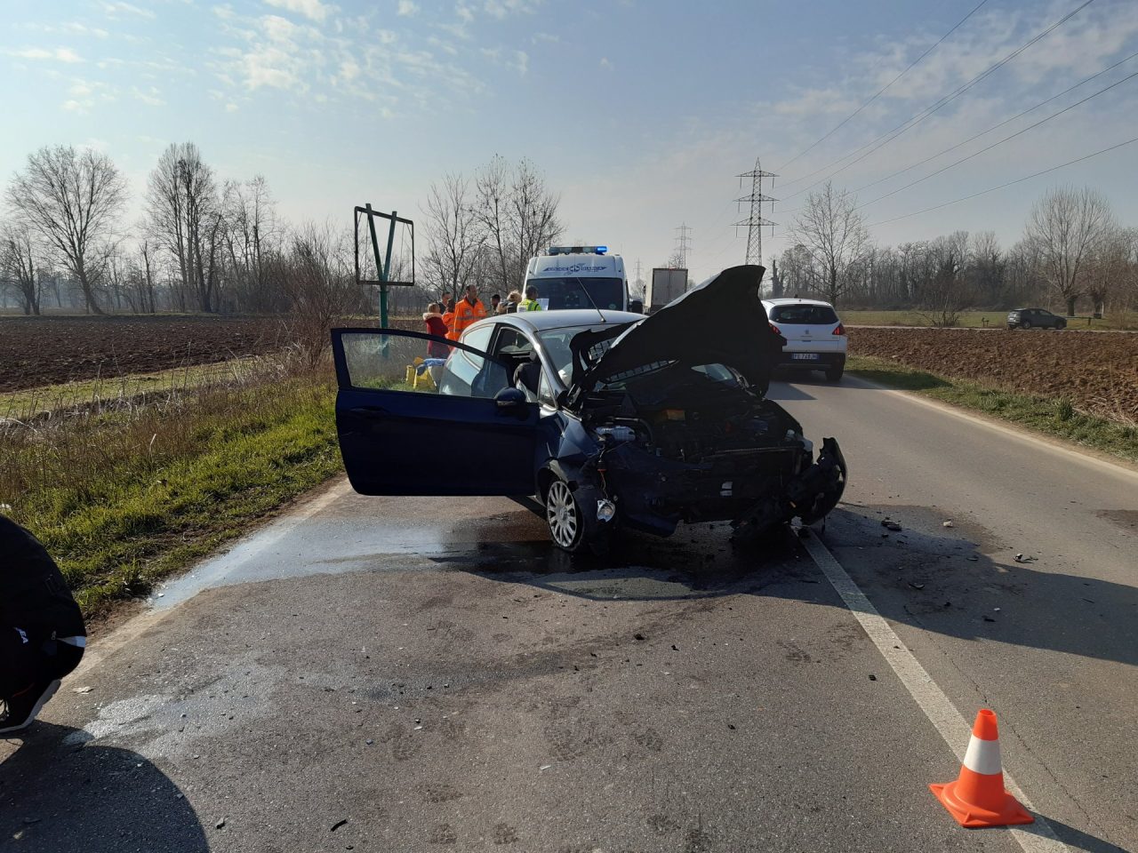 Schianto frontale sulla Sp 103 a Pozzuolo