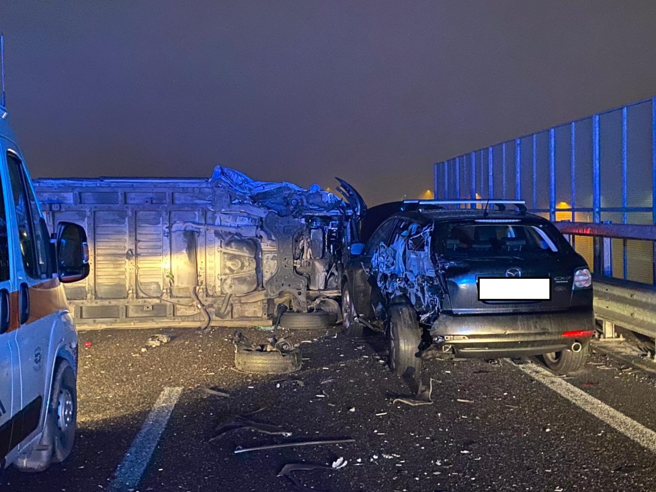 Incidente sulla Rivoltana con auto ribaltata. Coinvolto un bambino di un anno