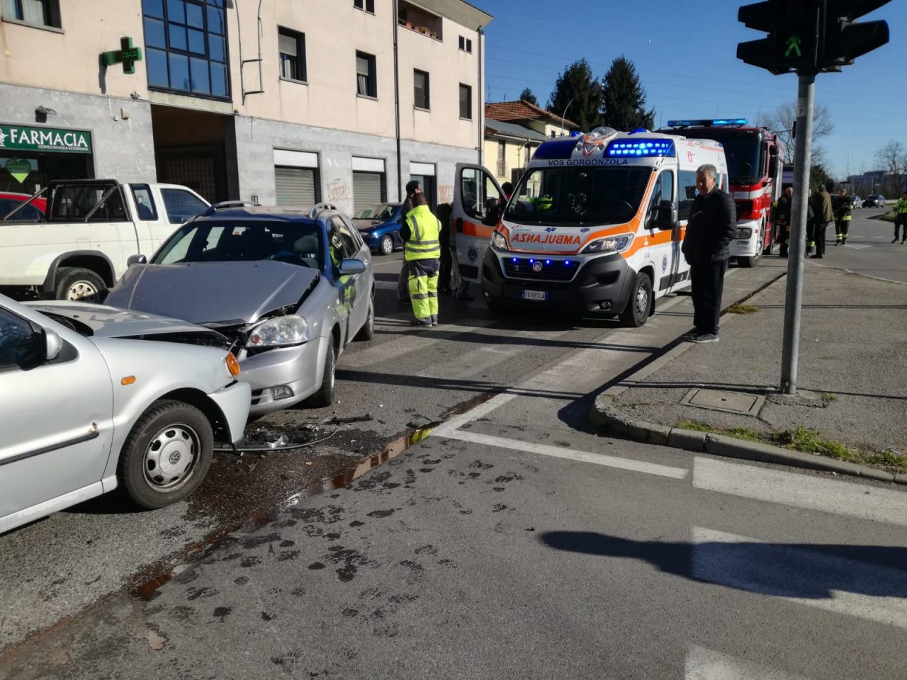 Incidente sulla Padana a Cassina, sul posto pompieri ed elisoccorso FOTO