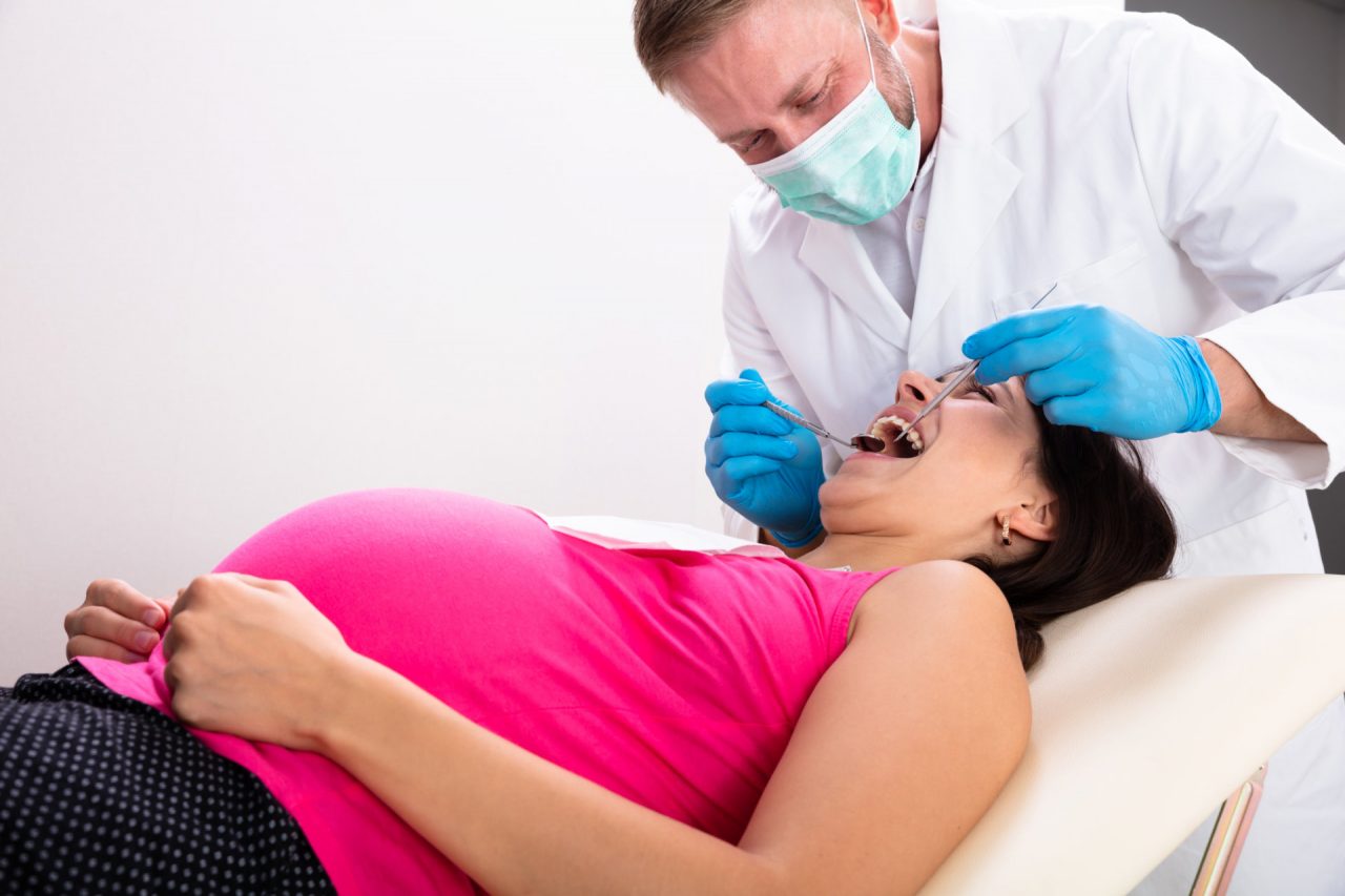 Lo sapevi che in gravidanza è bene far più controlli dal dentista?