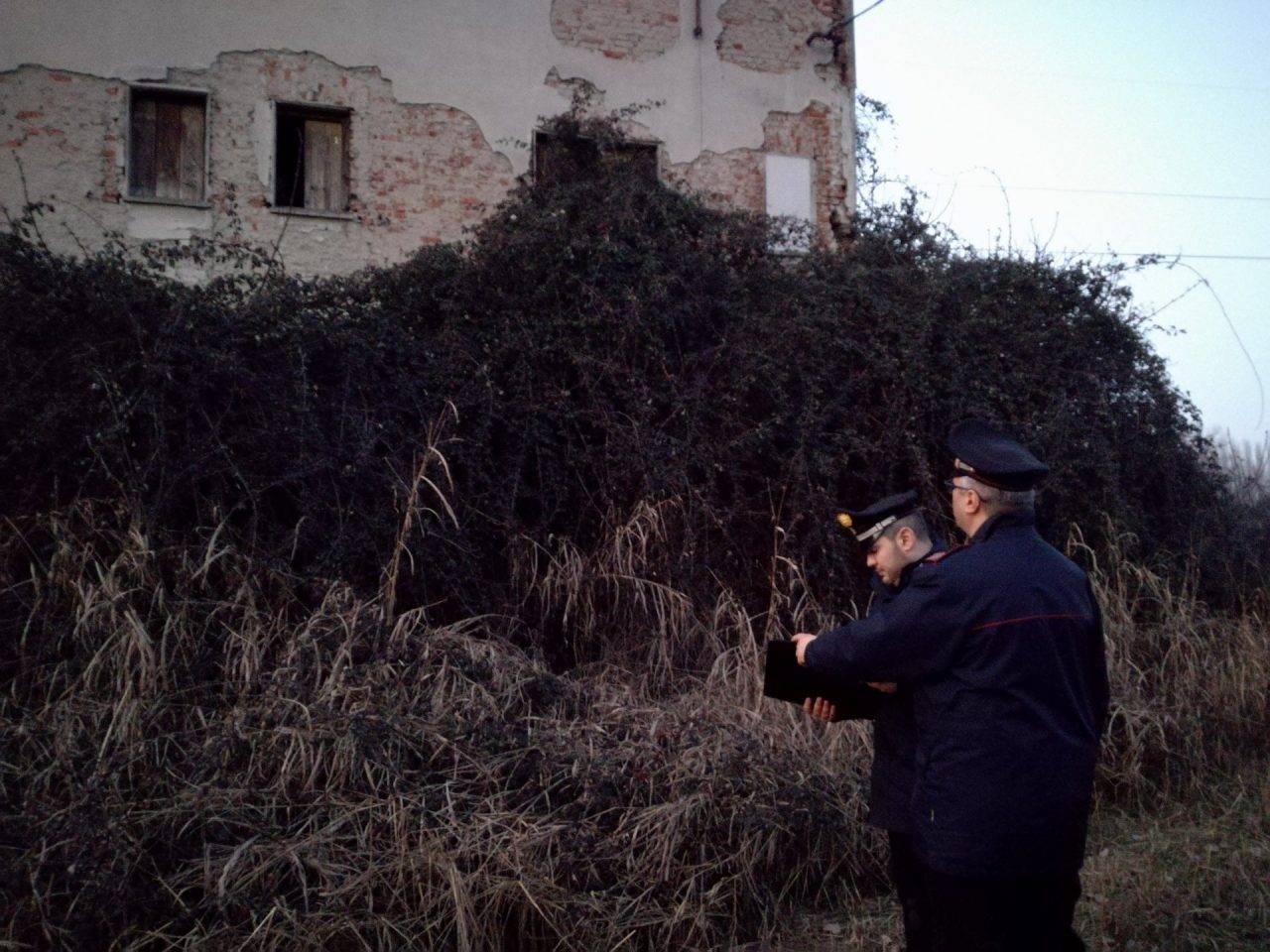 Cadavere ritrovato in una cascina a Peschiera Borromeo FOTO