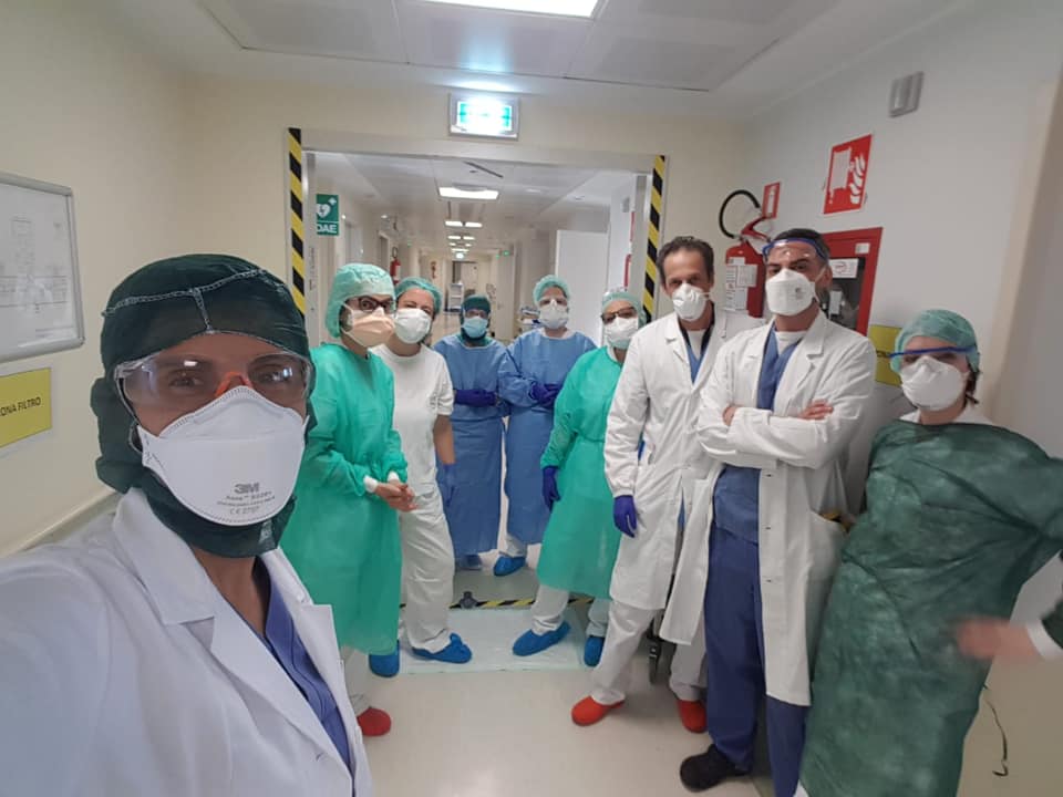 Coppia di anziani positivi al Covid-19 “riunita” in ospedale a Melzo