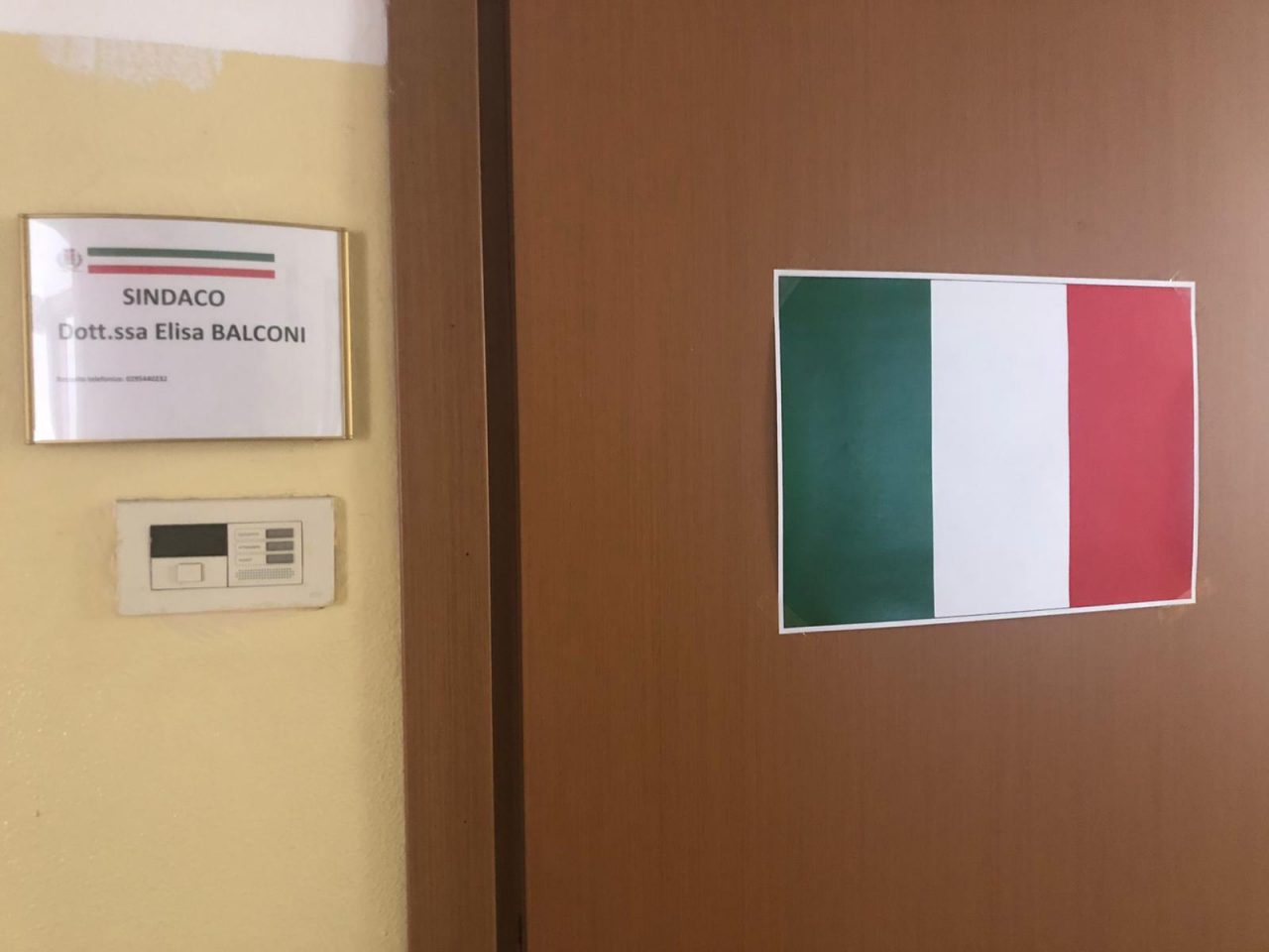 Esponiamo il tricolore sui nostri balconi. L’invito del Comune ai cittadini