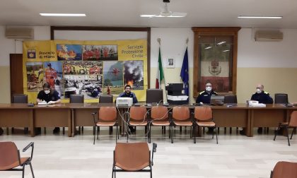 Il parroco benedice gli angeli custodi del Centro operativo comunale di Cassina de' Pecchi