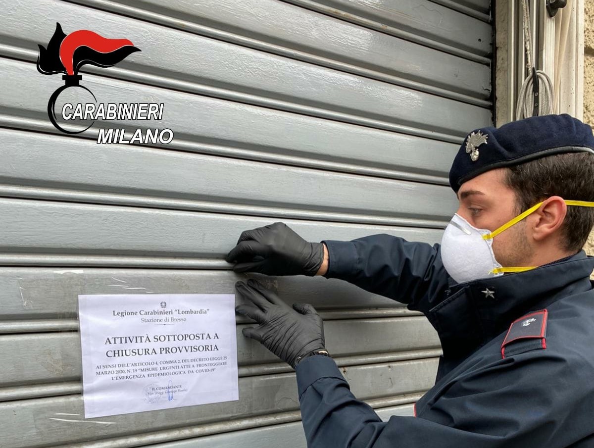 Continua a servire panini, Carabinieri chiudono kebabbaro